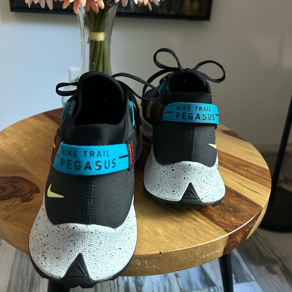 BRAND NEW!! Nike Pegasus Trail Running Shoes - Picture 2 of 5